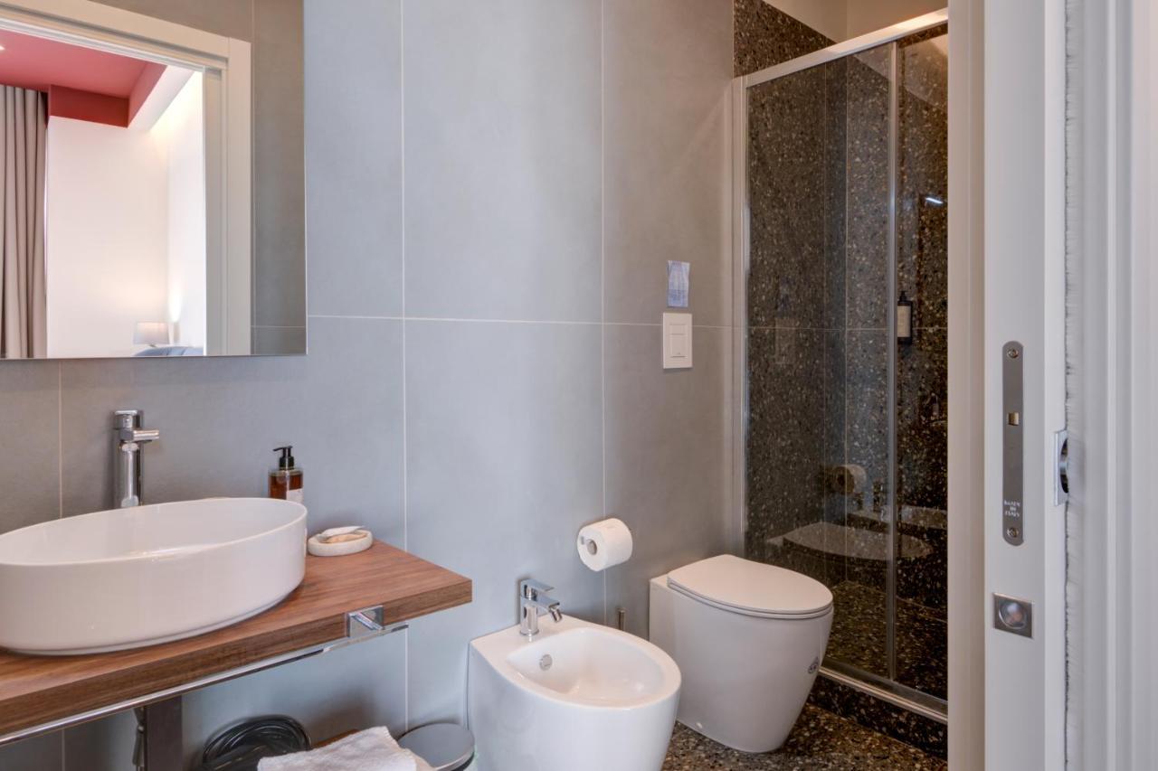 Well Suites - Piazza Dei Martiri Napoli Eksteriør bilde