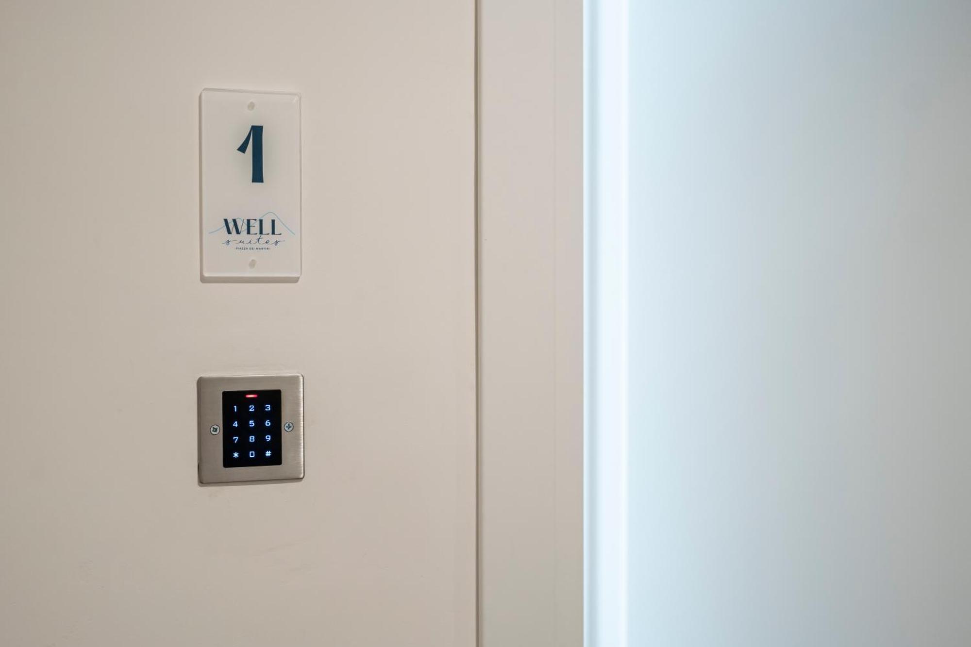 Well Suites - Piazza Dei Martiri Napoli Eksteriør bilde