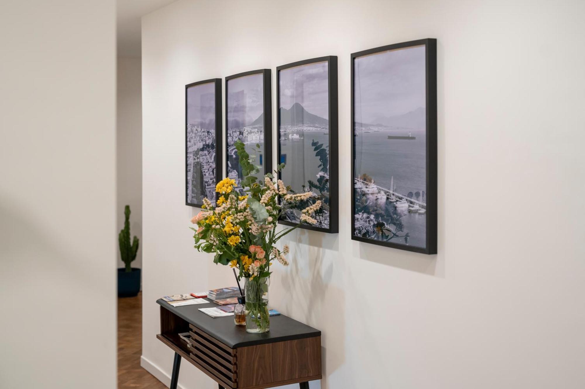 Well Suites - Piazza Dei Martiri Napoli Eksteriør bilde